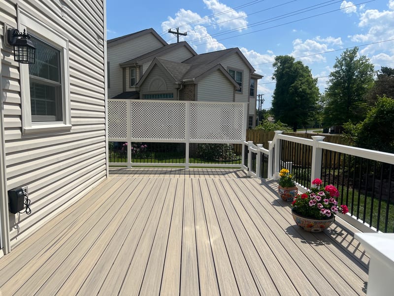 Custom deck by Suntastic Decks