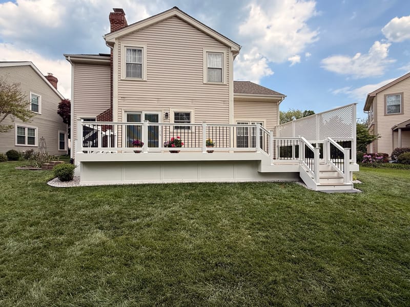 Custom deck by Suntastic Decks