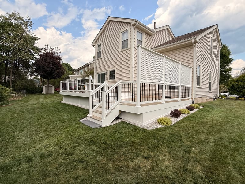 Custom deck by Suntastic Decks