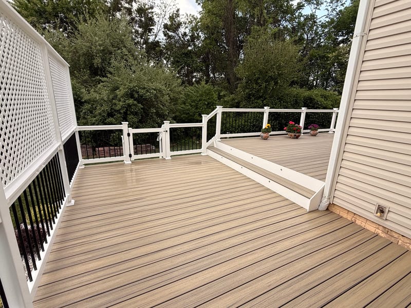 Custom deck by Suntastic Decks