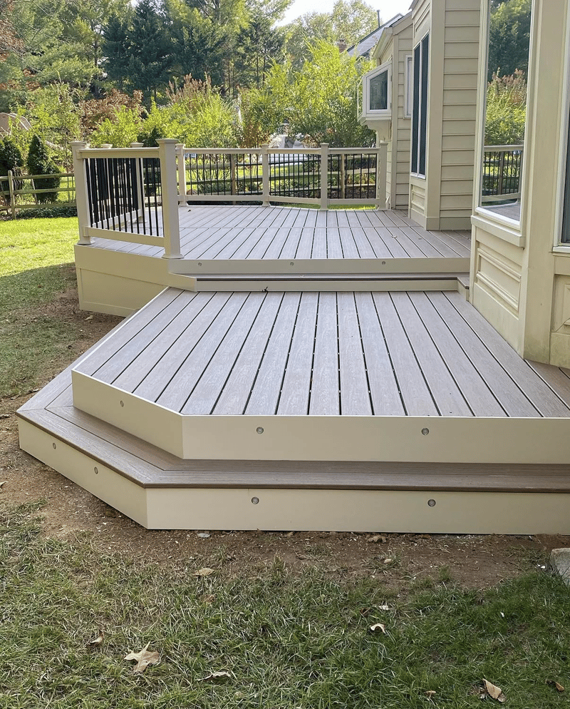 Custom deck by Suntastic Decks